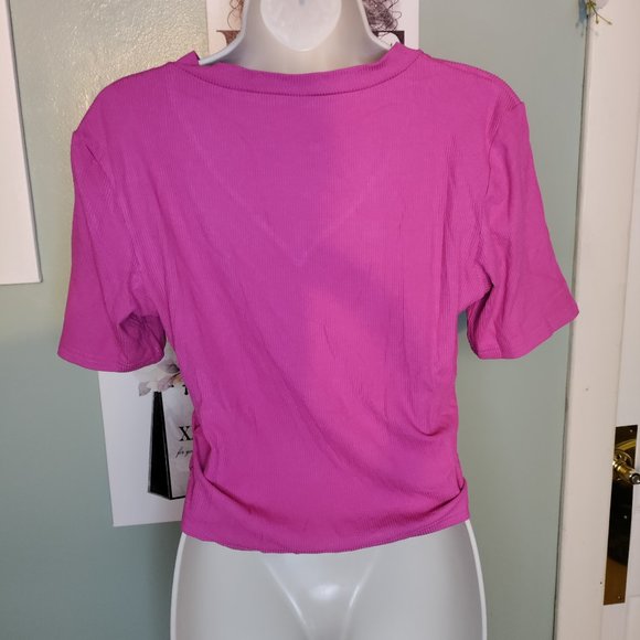 Asymmetrical Hem Short Sleeve V Neck Ruched Sides Top - Picture 3 of 6